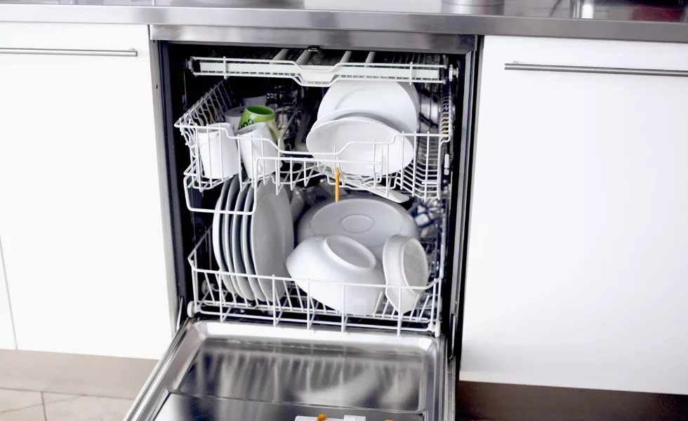 How To Clean Your Dishwasher With Vinegar and Baking Soda