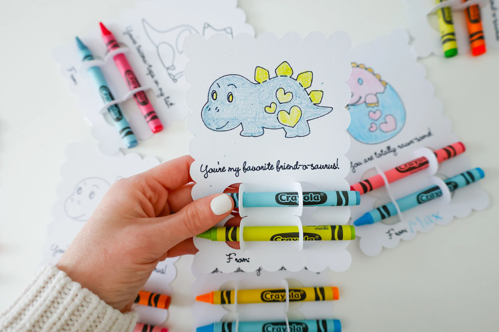 DIY Dino-Mite Valentine&rsquo;s Day Coloring Cards