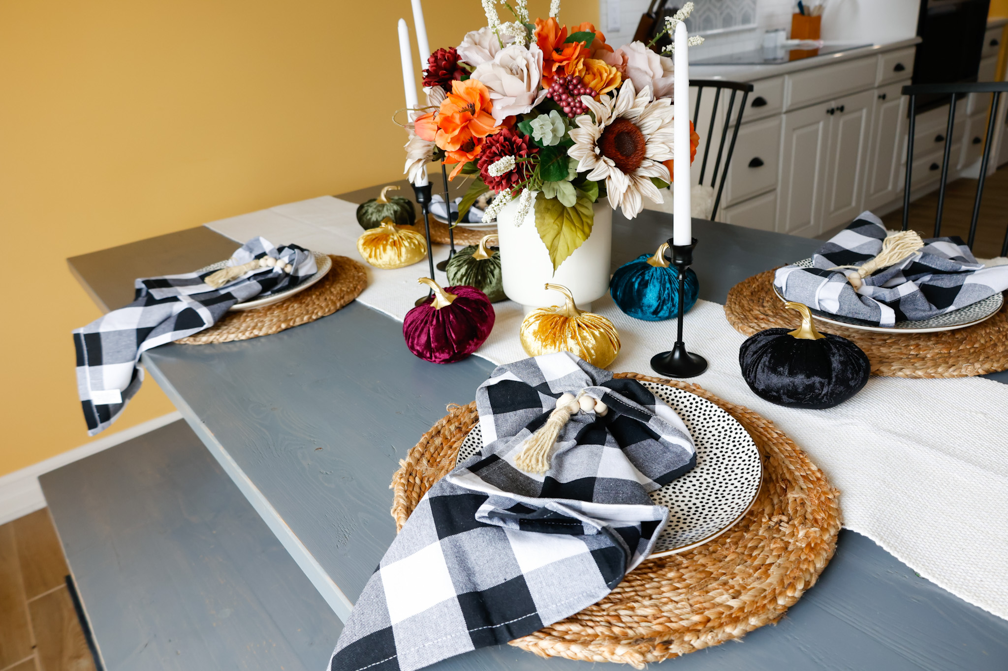 Simple And Chic Fall Tablescape