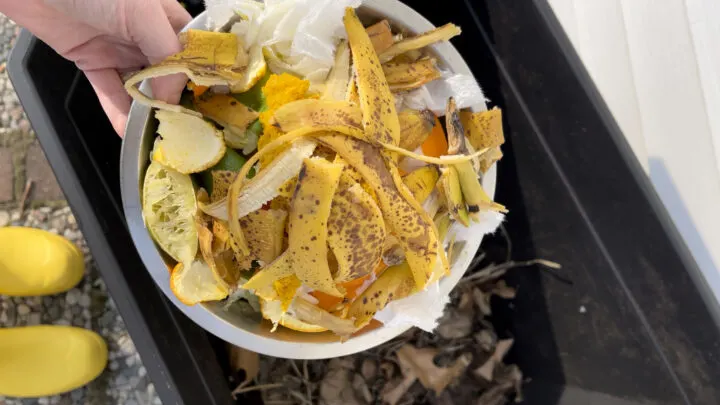 $15 DIY Compost Bin &ndash; Composting On A Budget