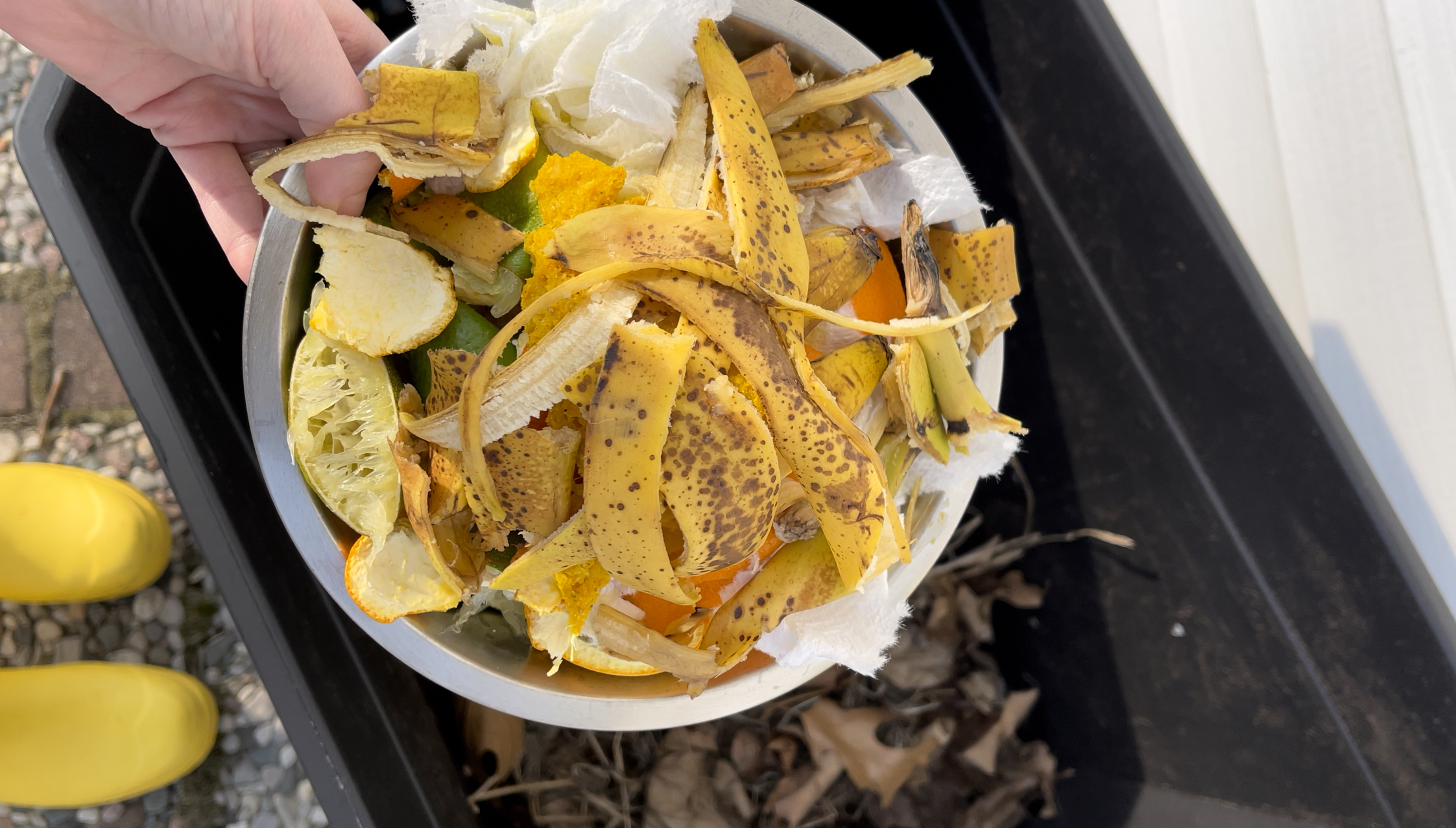 $15 DIY Compost Bin – Composting On A Budget