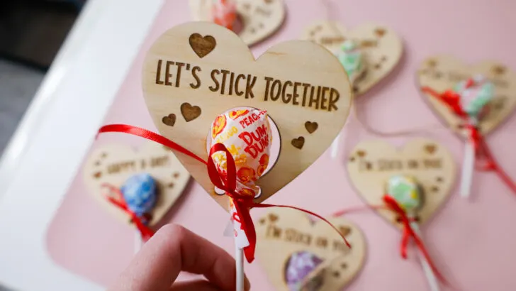 DIY Lollipop Holders – Thunder Bolt Valentines Craft